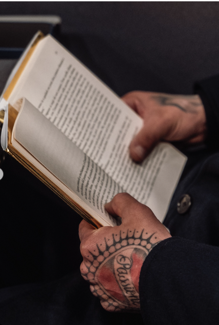 GALLERY Il Napoli si accultura nel viaggio verso Roma: ecco cosa fanno alcuni azzurri! - immagine 3