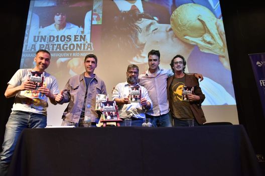 Argentina, ecco il libro sulle visite di Maradona in Patagonia- immagine 3