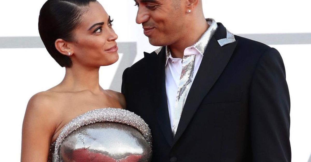 Marracash nel libro: “Uscirono delle foto di Elodie con un altro, fu devastante. Pensai…”