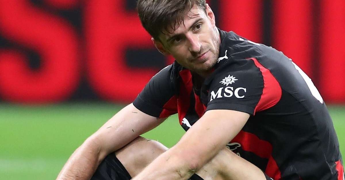 Ordine si interroga: “Moreo blocco da rugby su Gabbia. Quale arbitro avrebbe la …” Ordine si interroga: “Moreo blocco da rugby su Gabbia. Quale arbitro avrebbe la …”