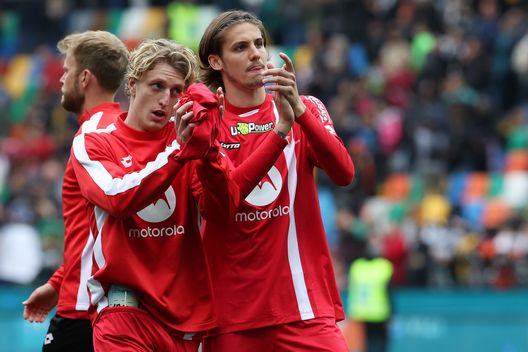 UDINE, ITALY - APRIL 08: Nicolo Rovella and Andrea Colpani of AC Monza applaud during the Serie A match between Udinese Calcio and AC Monza at Dacia Arena on April 08, 2023 in Udine, Italy. (Photo by Emmanuele Ciancaglini/Getty Images) Bardazzi: “Colpani non è una priorità, bisogna investire a centrocampo. Kean ha tutto per sfondare”- immagine 2