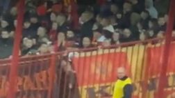 Derby a Belgrado: lo steward serbo e il ratto dello striscione ai tifosi del Montenegro