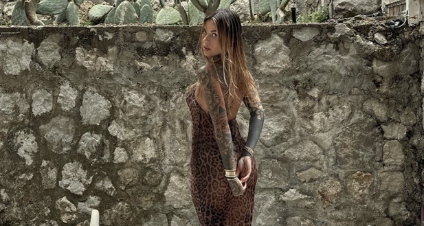 Zoe Cristofoli lascia senza fiato i fan: il bikini risalta le forme da capogiro- immagine 2