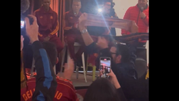VIDEO – Perth: Pizarro, Tonetto e Aldair cantano l’inno della Roma