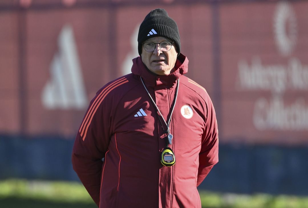 Roma in campo per preparare la sfida con il Genoa – FOTOGALLERY - immagine 3