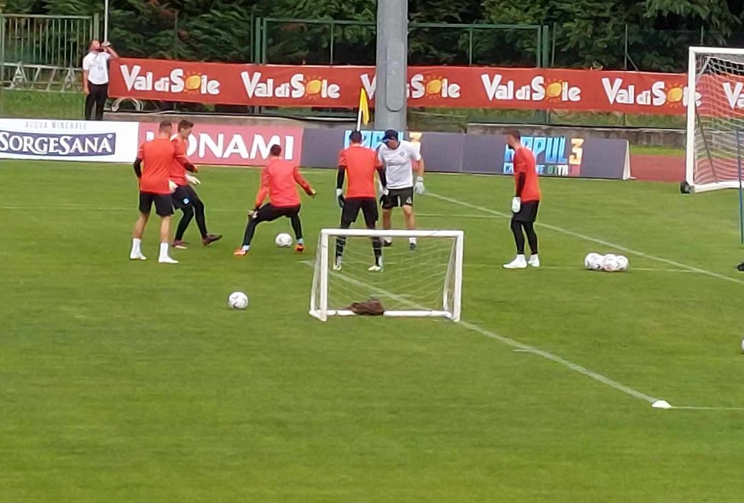 gollini ritorna in campo dopo l'assenza di ieri