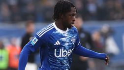 Como, grave infortunio per Addai in allenamento: non ci sarà contro la Roma