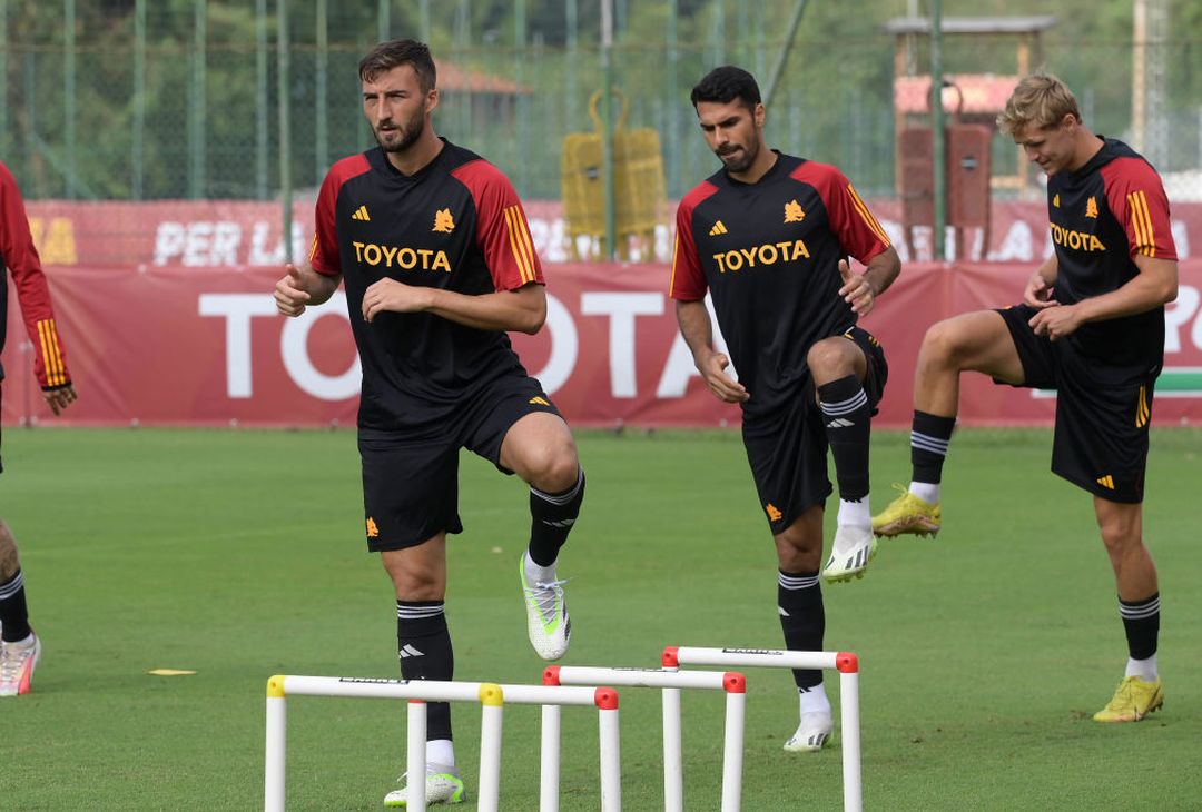 Trigoria, allenamento mattutino in vista di Roma-Milan – FOTO GALLERY - immagine 10