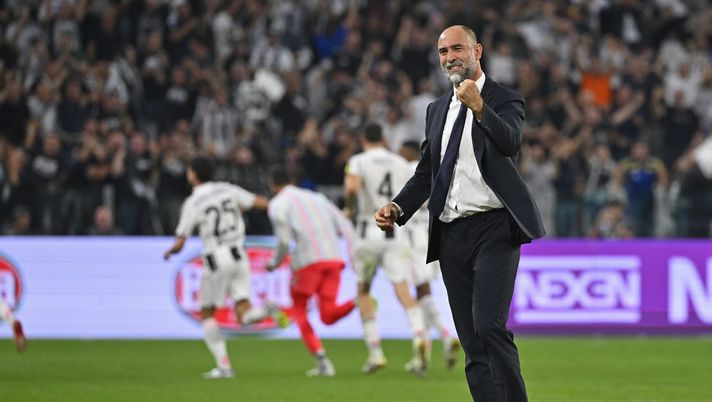 TURIN, ITALY - SEPTEMBER 13: Head coach of Juventus Igor Tudor celebrates after the fourth goal of his player Vasilije Adzic during the Serie A match between Juventus FC and FC Internazionale at Allianz Stadium on September 13, 2025 in Turin, Italy. (Photo by Filippo Alfero - Juventus FC/Juventus FC via Getty Images) juventus-inter