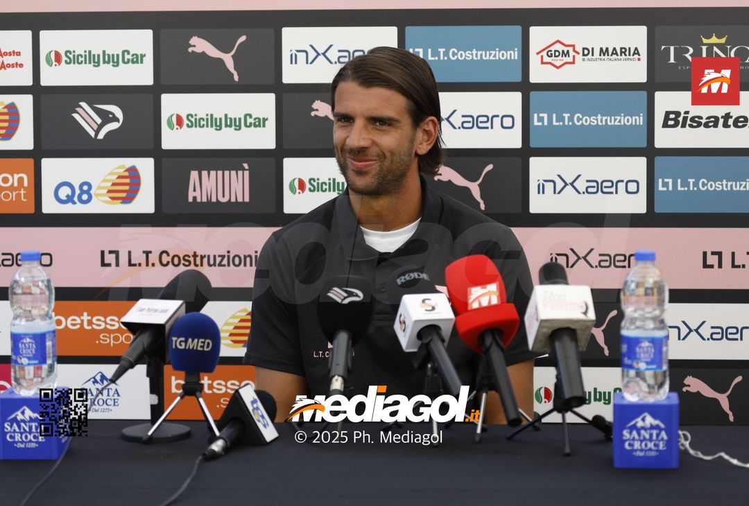 FOTO, Ceccaroni: sorrisi e promesse in conferenza stampa - immagine 20