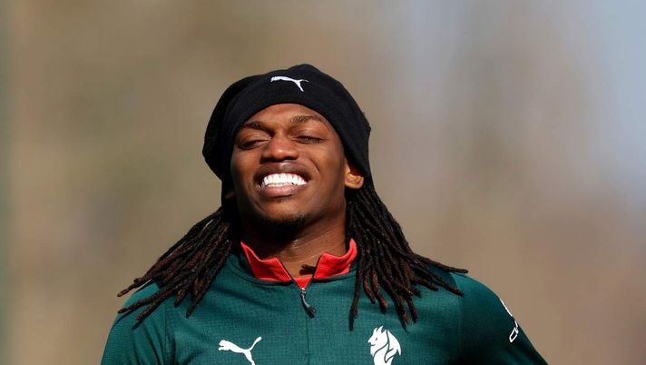 Rafael Leao (attaccante AC Milan), qui durante una seduta di allenamento con i rossoneri a Milanello | Milan News (Getty Images) Milan, per Capello Leao non è una punta. Allegri: 'Ha fatto gol importanti'