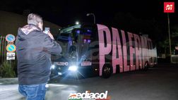 FOTO PALERMO: la squadra rosanero si raduna al parcheggio dell’Ippodromo (GALLERY)