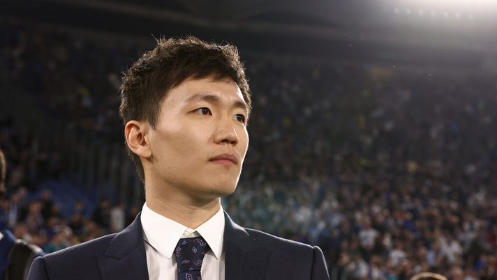 Zhang sarà presente al derby. Il Giorno: “Ed è sicuro di voler tenere l’Inter” - immagine 1