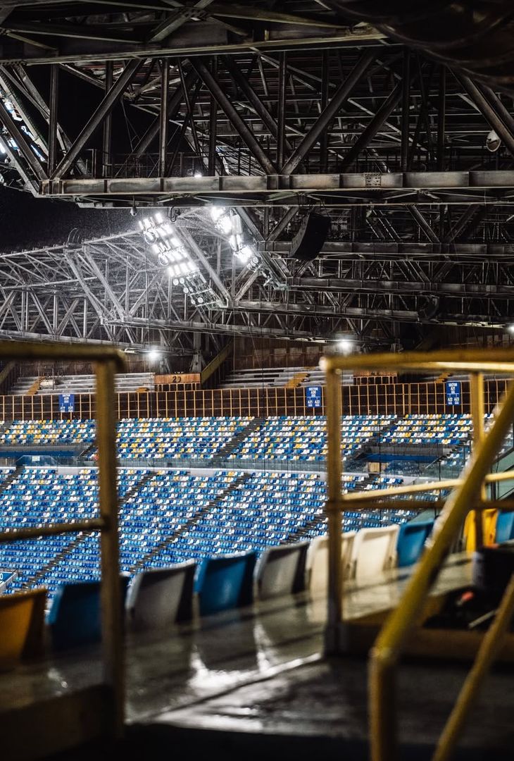 Circa un'ora separa Napoli-Qarabag dal suo fischio d'inizio. In programma alle 21:00, la gara è valevole per la 5ª giornata della League Phase dell'edizione 2025/26 di Champions. A ospitare tale scontro sarà lo Stadio Diego Armando Maradona, di cui l'admin dei social azzurri ha pubblicato una serie di scatti sul proprio account Instagram.