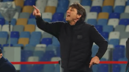 Napoli-Milan, Conte leader assoluto: la rabbia verso Giovane e il gesto scaramantico VIDEO