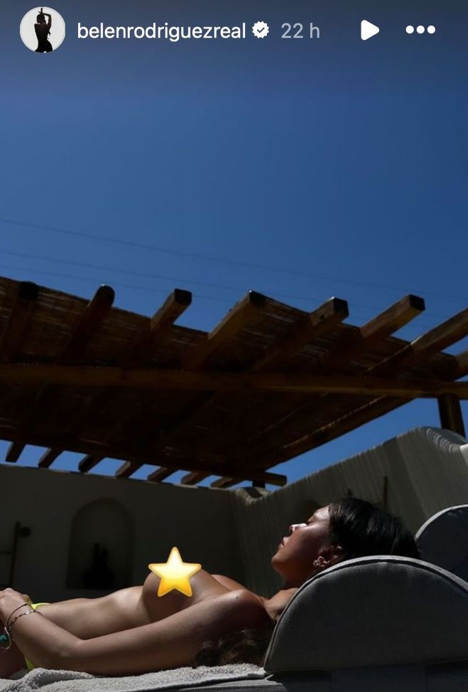 Belen Rodriguez infiamma i social: il topless della showgirl è da urlo- immagine 2