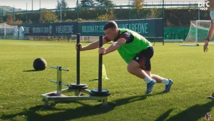 VIDEO – Il Bologna si prepara verso Firenze: seduta con intento lavoro fisico - immagine 1