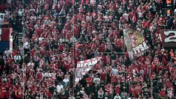 Tifosi greci in settori viola, annullati 300 biglietti. Ma alcuni sono già dentro