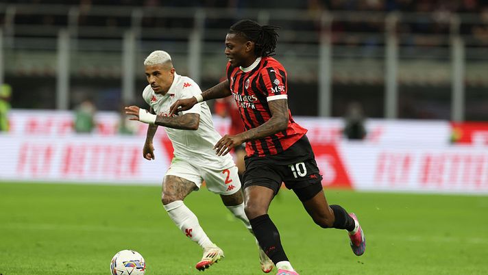MILAN, ITALY - APRIL 05: Rafael Leao of AC Milan in action during the Serie match between Milan and Fiorentina at Stadio Giuseppe Meazza on April 05, 2025 in Milan, Italy. (Photo by Claudio Villa/AC Milan via Getty Images) serie a