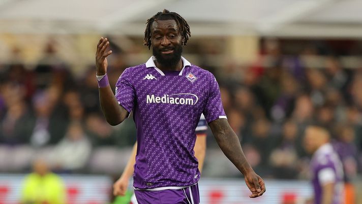 FLORENCE, ITALY - NOVEMBER 12: M'Bala Nzola of ACF Fiorentina reacts during the Serie A TIM match between ACF Fiorentina and Bologna FC at Stadio Artemio Franchi on November 12, 2023 in Florence, Italy. (Photo by Gabriele Maltinti/Getty Images) Pagliarulo: “Nzola presto esprimerà la sua forza. Italiano? Ecco un suo pregio” - immagine 1