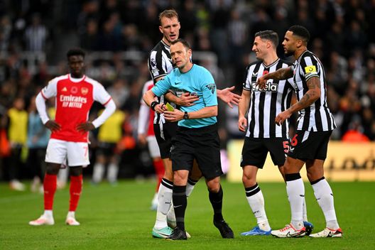 (Photo by Stu Forster/Getty Images) Newcastle, Lascelles: “Felice di aver battuto l’Arsenal. Jorginho non voleva stringermi la mano”- immagine 2