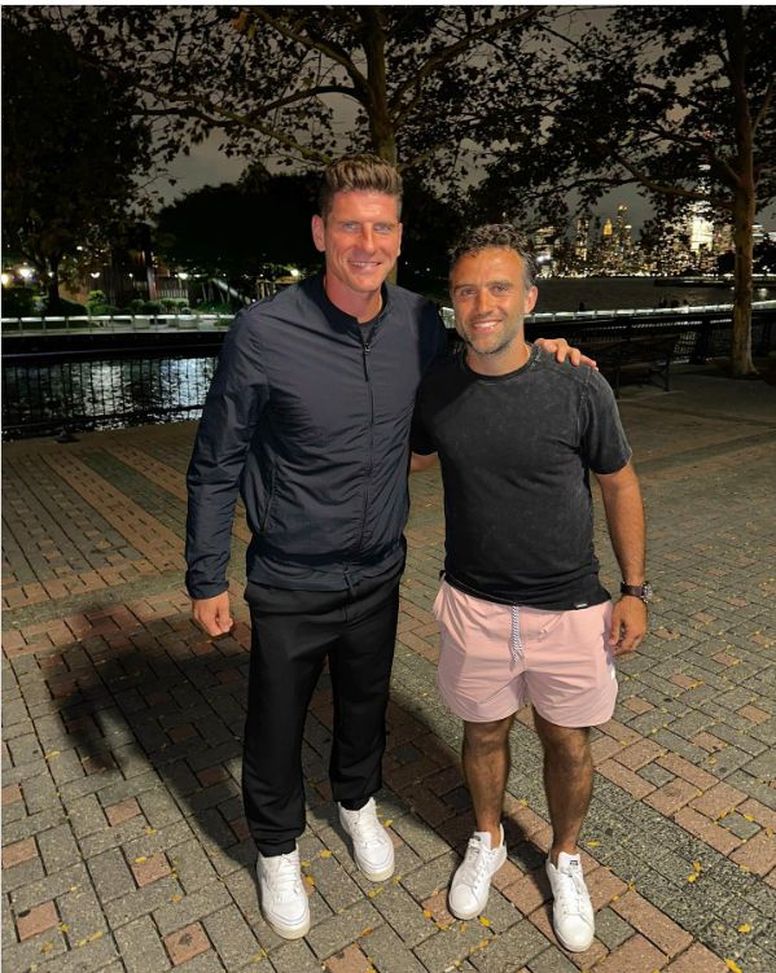 FOTO – Rossi e Gomez di nuovo insieme a Hoboken: “Mamma mia che coppia…”- immagine 2