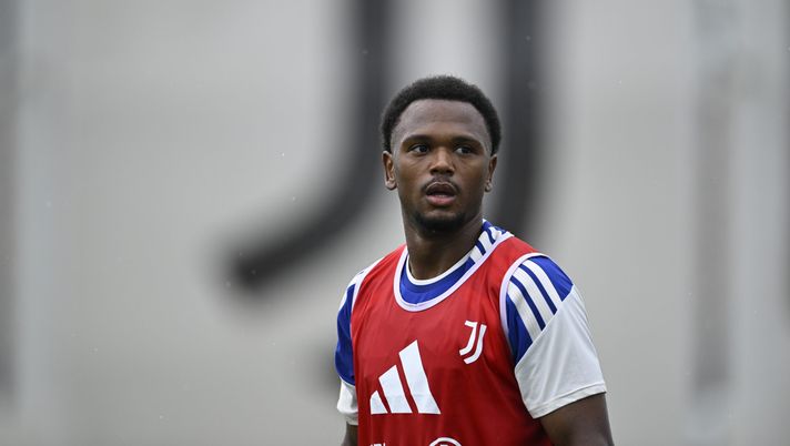 TURIN, ITALY - JULY 15: Lois Openda of Juventus during an Training Session at JTC on July 15, 2026 in Turin, Italy. (Photo by Alberto Gandolfo - Juventus/Juventus FC via Getty Images) Openda lascia la Juve e va al Lione: “Voglio tornare a giocare a calcio” - immagine 1