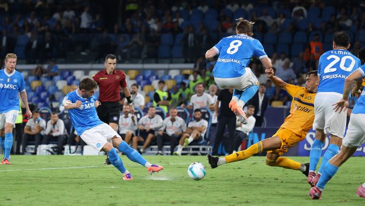 Gilmour, l’aiuto regista: per una sera si è preso la scena con il primo gol – Mattino - immagine 1