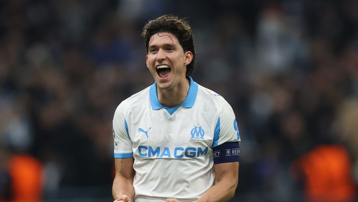 MARSEILLE, FRANCE - NOVEMBER 25: Leonardo Balerdi of Olympique de Marseille celebrates the team's victory after the UEFA Champions League 2025/26 League Phase MD5 match between Olympique de Marseille and Newcastle United FC at Stade de Marseille on November 25, 2025 in Marseille, France. (Photo by Alexander Hassenstein/Getty Images) Brest-Marsiglia: lo streaming gratis del match di Ligue1 - immagine 1
