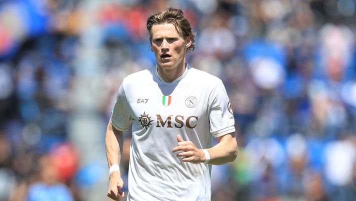PISA, ITALY - MAY 17: Scott McTominay of SSC Napoli looks on during the Serie A match between Pisa SC and SSC Napoli at Arena Garibaldi on May 17, 2026 in Pisa, Italy. (Photo by Gabriele Maltinti/Getty Images) mctominay conte