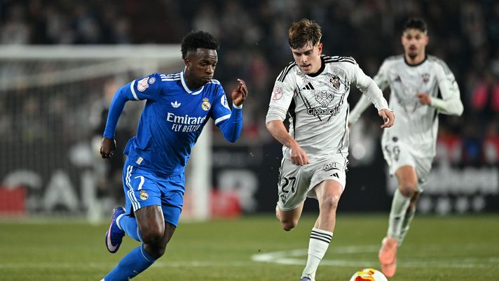 Banana lanciata a Vinicius: un anno di esclusione dallo stadio e una multa per il tifoso dell’Albacete - immagine 1