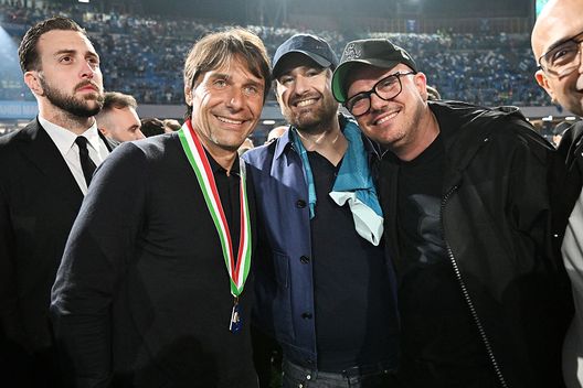 Napoli-Juventus, i tifosi VIP: quali personaggi famosi tifano per i due club?- immagine 2