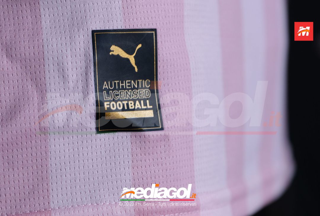 FOTO Palermo, al via la vendita dell’Home Kit Puma 2023/2024 (Gallery) - immagine 6