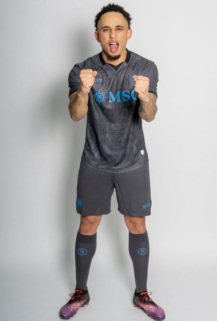 GALLERY Okafor veste l’azzurro: gli scatti con le tre divise del Napoli - immagine 5