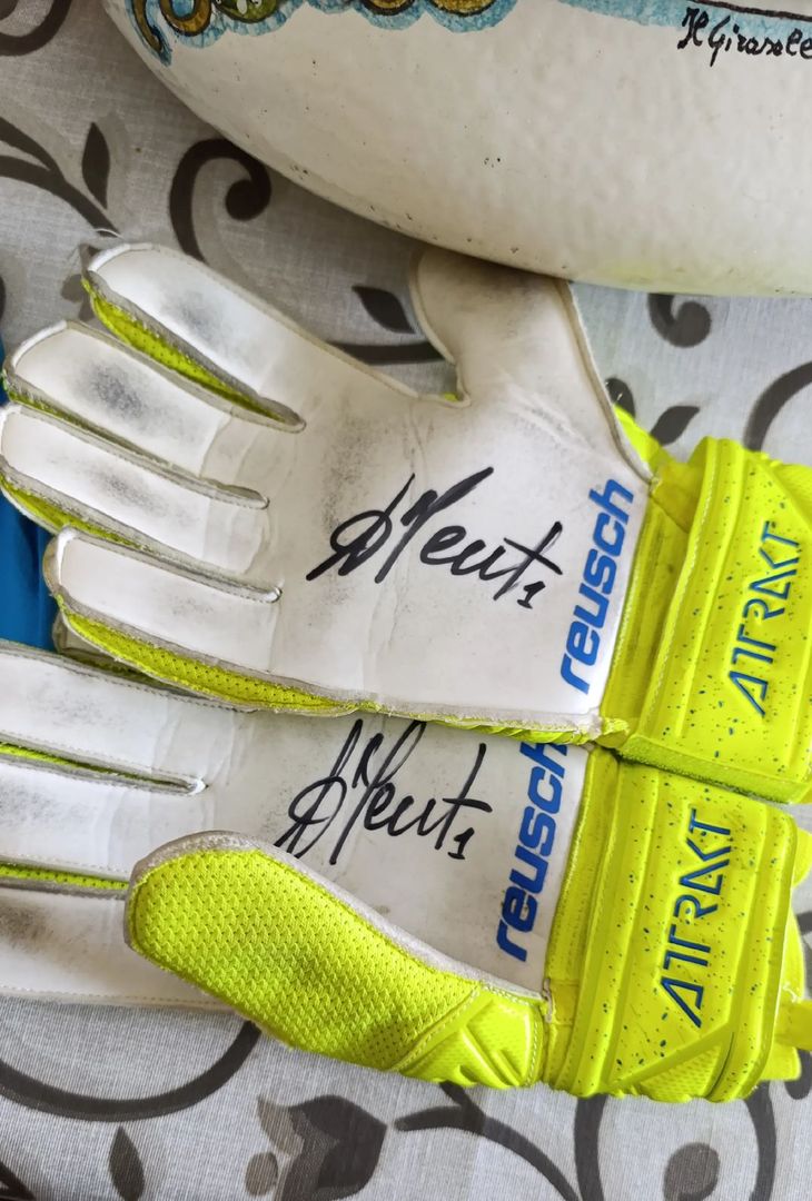 Lo studente napoletano Luigi ha dedicato la tesi di laurea ad Alex Meret e oggi i due si sono incontrati