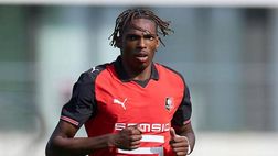 Difensore, Zazzaroni: “Inter ne ha chiesto uno forte di 20 anni. La risposta è stata da pazzi”