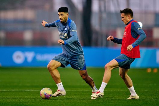 Taremi e Zielinski in allenamento con l'Inter. (Foto di Mattia Ozbot-Inter/Inter via Getty Images) Como-Inter, Mctominay infrange i sogni nerazzurri: per Fabregas la fine dell’inizio- immagine 5