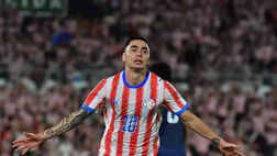 Almirón, rosso storico al Mondiale: espulso per aver coperto il labiale