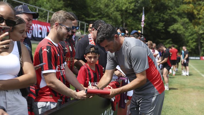 Paulo Fonseca (allenatore AC Milan), qui durante una seduta di allenamento nel New Jersey | Milan News (Getty Images) Paulo Fonseca AC Milan allenamento New Jersey