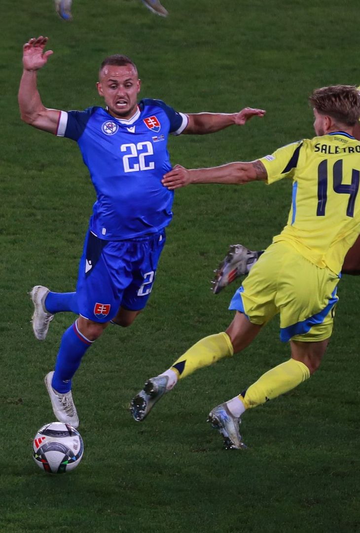 GALLERY Corsa, sacrificio e sudore: Lobotka stakanovista anche con la Slovacchia - immagine 3