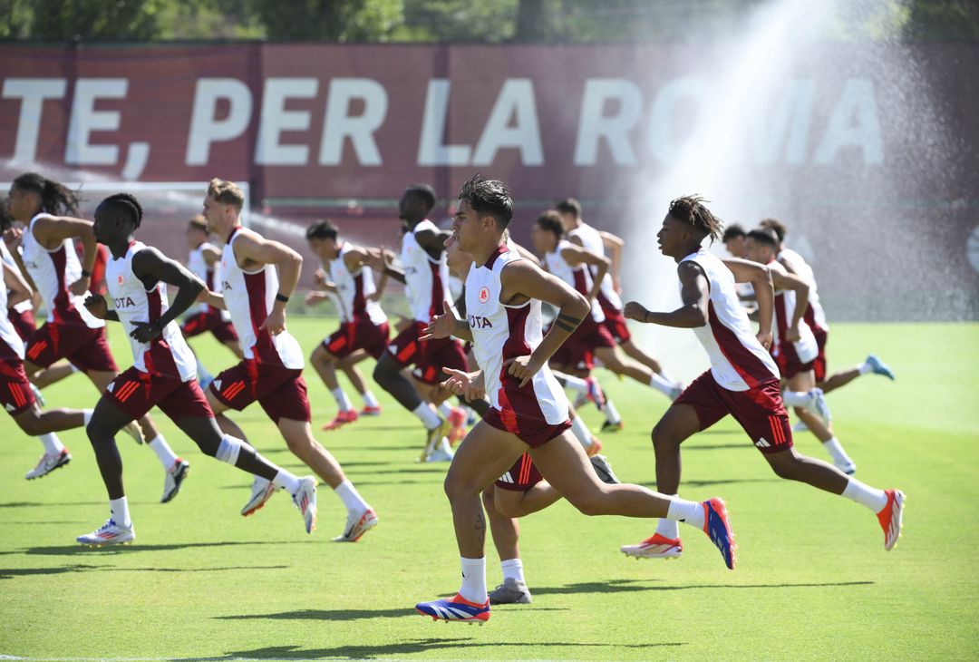 Roma, giallorossi a lavoro a Trigoria: è tornato Dybala – FOTO GALLERY - immagine 9