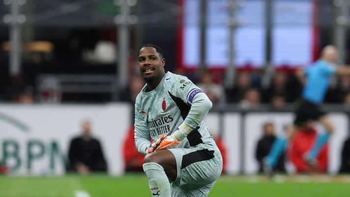 Mike Maignan, portiere ACMilan | Getty Images Milan, De Grandis: 'Valenti? Fa marcia indietro e tocca Maignan: è ostruzione'