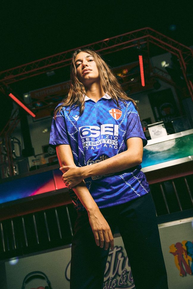 Padova, presentata la terza maglia. Sarà interamente blu con un richiamo retrò- immagine 3