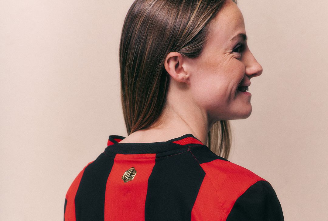 Nuova prima maglia AC Milan 2026-2027 PUMA (Fonte Milan) Nuova prima maglia AC Milan 2026-2027 PUMA (Fonte Milan)