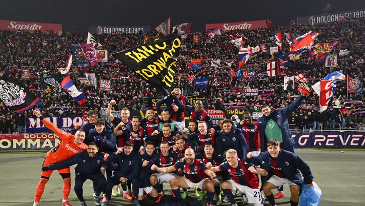 Bologna festeggia vs Fiorentina