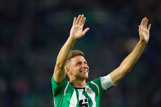 Dal calcio alla corrida, l’ex Betis e Fiorentina Joaquín debutterà come torero- immagine 3