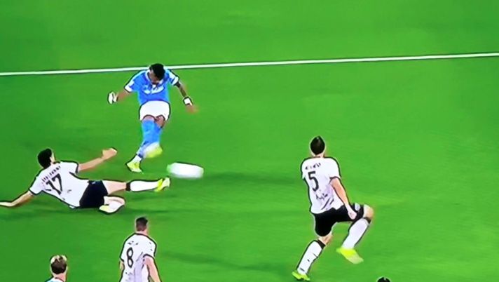 Napoli-Bologna 2-2, Alisson Santos letale! Infila Pessina e ristabilisce la parità – VIDEO - immagine 1