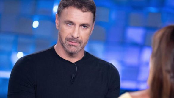 Bova quando è stato ospite a Verissimo (Screen) L’avvocata Bernardini de Pace: “Raoul Bova? Subìto un ricatto, orgogliosi di lui”- immagine 2