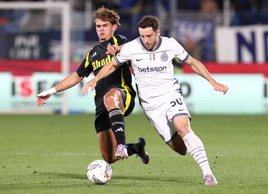 Nico Paz impegnato in Como-Inter. (Foto di Marco Luzzani/Getty Images) Como-Inter, Mctominay infrange i sogni nerazzurri: per Fabregas la fine dell’inizio- immagine 7