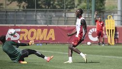 Roma, allenamento mattutino tra campo e palestra: torna Abraham